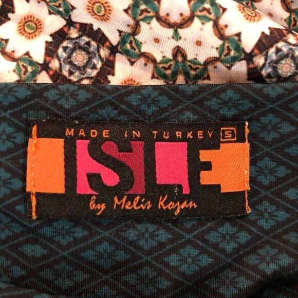 Isle by Melis Kozan dress - Picture 3 of 4